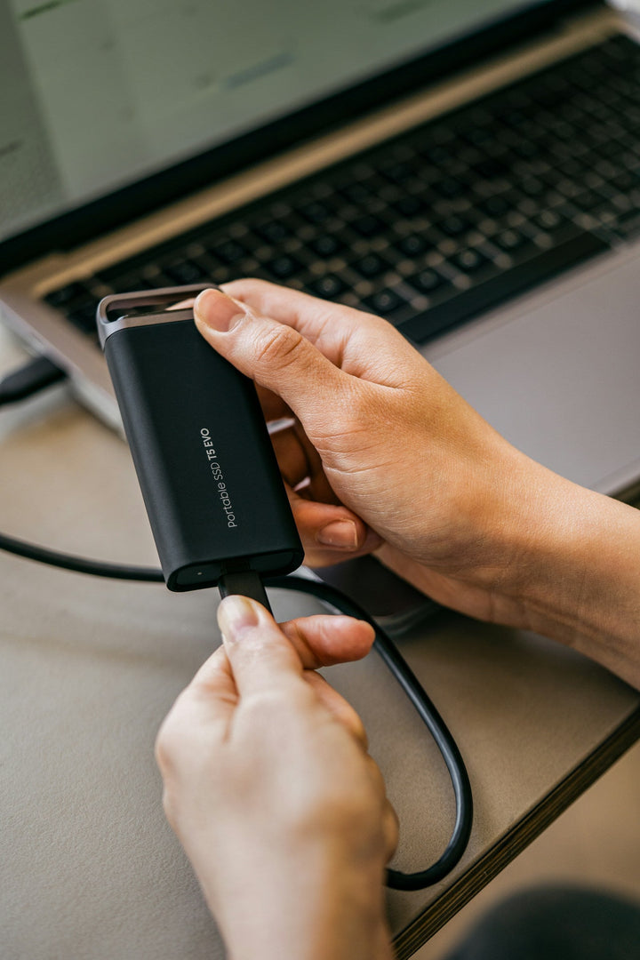 SSD vs HDD laptop storage comparison